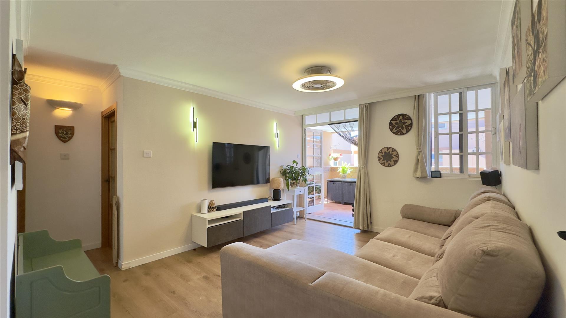 Image of Apartment - 2 Bedrooms - 1 Bathrooms for Sale in Elliot's Battery-Gibraltar, Image 2
